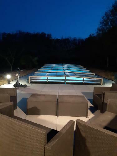 Bed & Breakfast Chambre D'h�tes Avec Piscine Et Spa