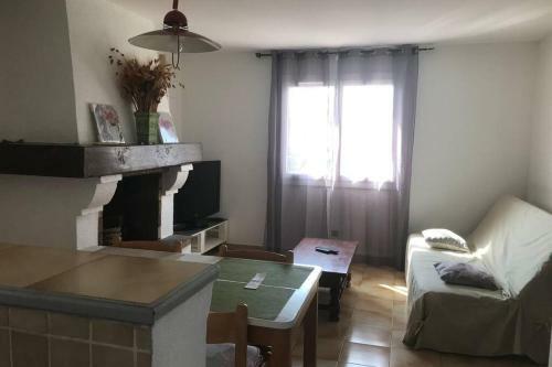 Apartamento St Just Joli Appartement Situ� Dans Une Impasse