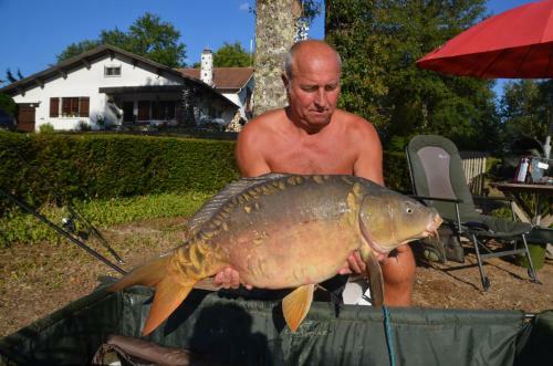 L?etang Carp Fishing Lake And Gite