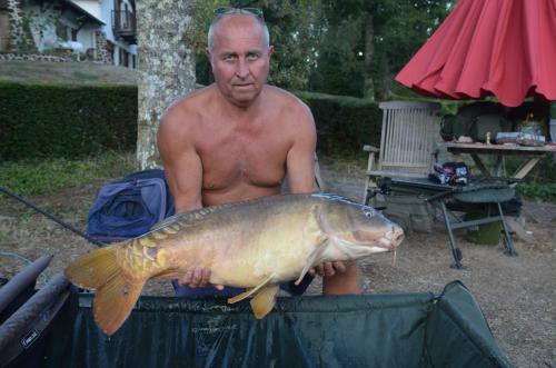 L?etang Carp Fishing Lake And Gite