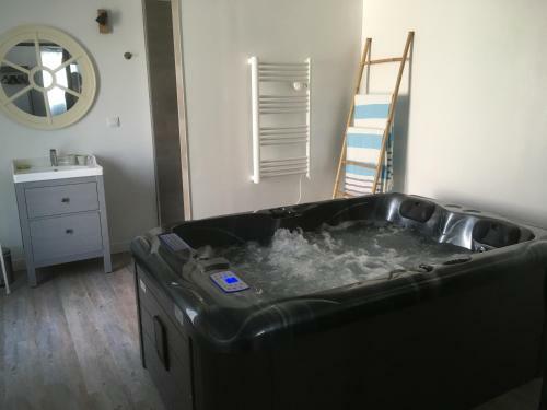 Apartamento G�te Avec Jacuzzi Privatif � Proximit� de L'oc�an