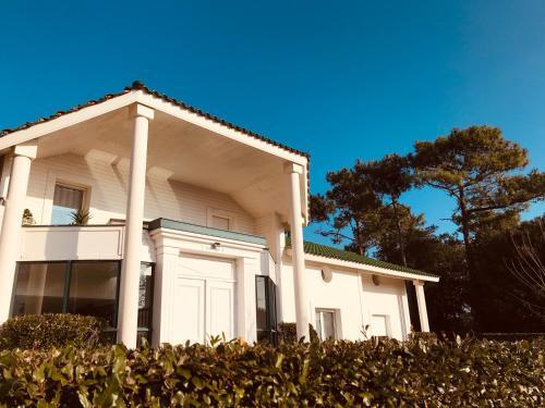 Apartamento Appartement Du Golf, Piscine, For�t Et Plage.