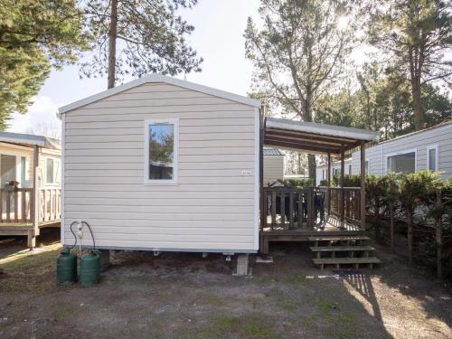 Inviting Bungalow In Saint-jean-de-monts With Terrace