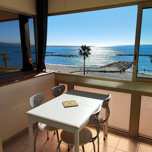 Apartamento Grand Studio Bord de Mer- Acc�s Direct Aux Plages