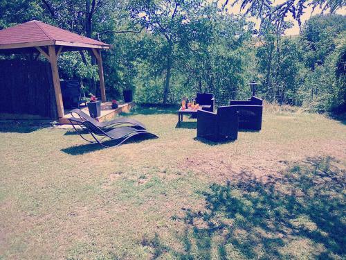 Domaine Des Cigales, G�te Les C�dres