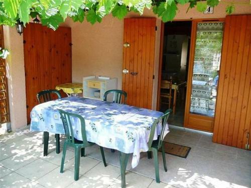 Mazet de Vacances Dans Le Domaine de L'espa�