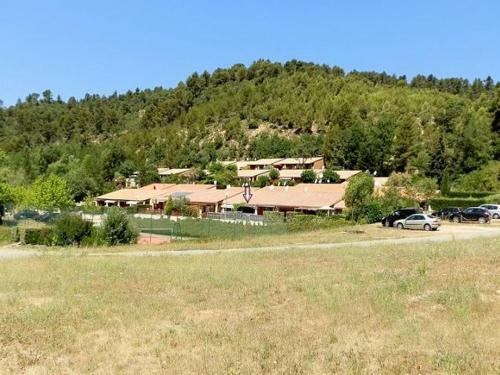 Mazet de Vacances Dans Le Domaine de L'espa�