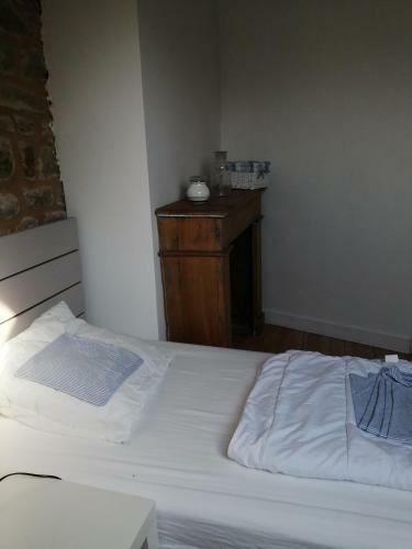 Maison En Pierre Pour 8 Personnes Avec Piscine Partag�e