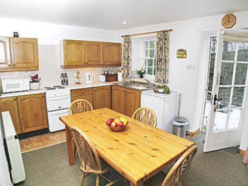 2 Farfield Cottages