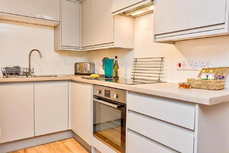 Howgills Guest House & Apartments