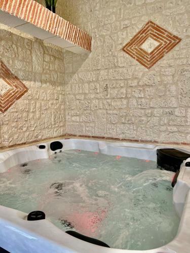 Hostal Suite Privative Jacuzzi Sauna de La Villa Del Castagnol