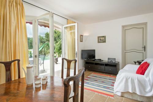 Luxury Pool Apartment At Villa Seburga