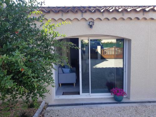 Apartamento Studio Douillet Au Calme En Provence, Class� ***