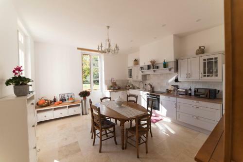 Villa Ch�teau Biset - Luxury Housing Wifi & Office