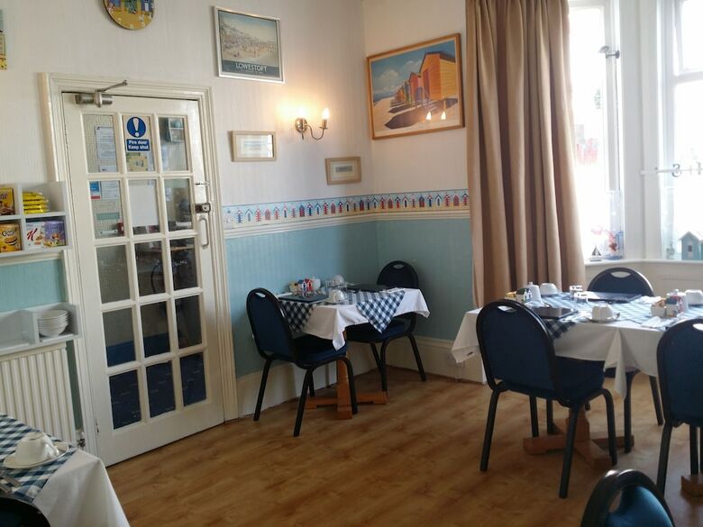 Hostal The Beach House