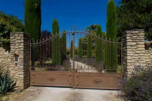 Villa Maison de Campagne Au Charme Proven�al