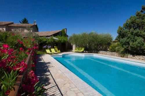 Villa Maison de Campagne Au Charme Proven�al