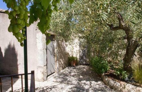 Villa Maison de Campagne Au Charme Proven�al