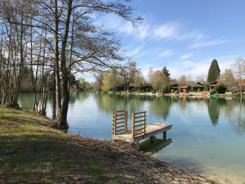 Le Chalet Du Lac - Domaine de La Goujonne