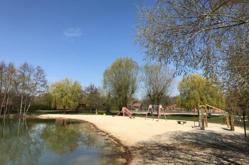 Le Chalet Du Lac - Domaine de La Goujonne