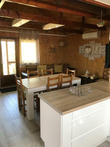 Le Chalet Du Lac - Domaine de La Goujonne