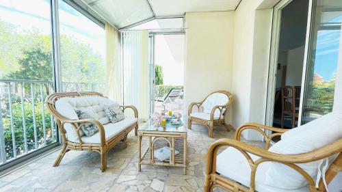 Villa Thalassa Yourhosthelper