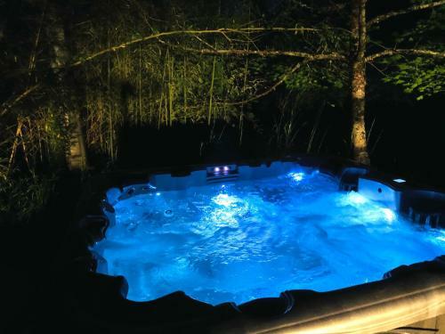 Au Bercail de Bizebarre - Maison 5 Chambres - Wifi - Spa