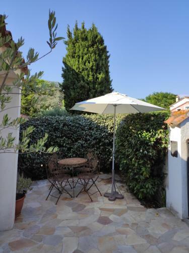 Charmante Petite Maison A L'�ntr�e de Saint Tropez