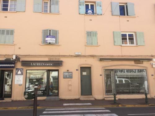 Casa Jungle ! Superb Duplex Apartment, Place Des Lices !