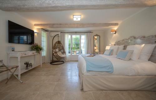 Hotel La Bastide Des Salins