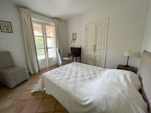 Belle Villa Trop�zienne/calme/piscine/3mn Du Centre