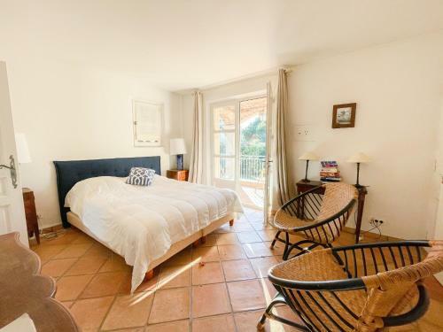 Belle Villa Trop�zienne/calme/piscine/3mn Du Centre
