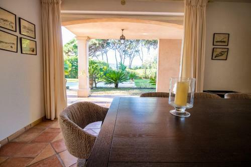 Belle Villa Trop�zienne/calme/piscine/3mn Du Centre
