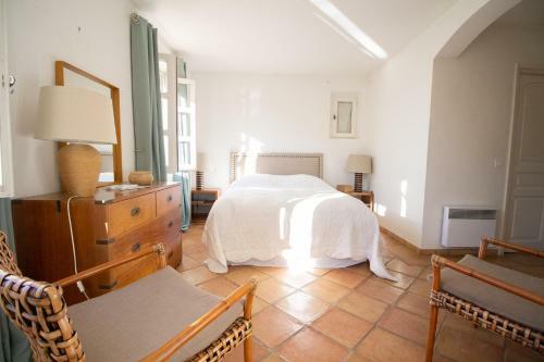 Belle Villa Trop�zienne/calme/piscine/3mn Du Centre