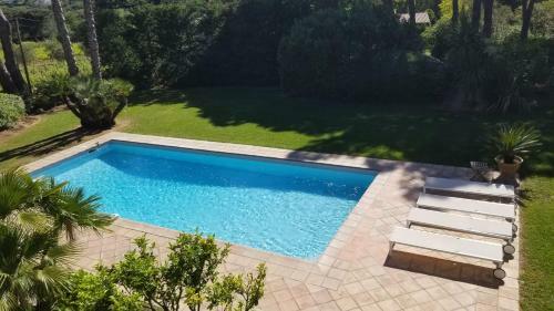 Belle Villa Trop�zienne/calme/piscine/3mn Du Centre