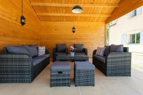 Villa Luxury 3 Bed Holiday Home With Swimming Pool