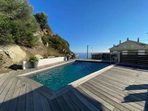 Haut de Villa Avec Piscine Au Bord de La Mer