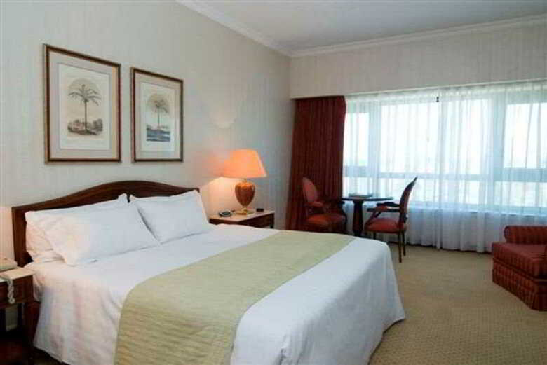 Radisson Montevideo Victoria Plaza Hotel