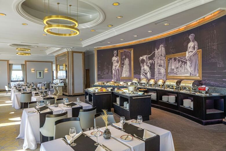 Radisson Montevideo Victoria Plaza Hotel