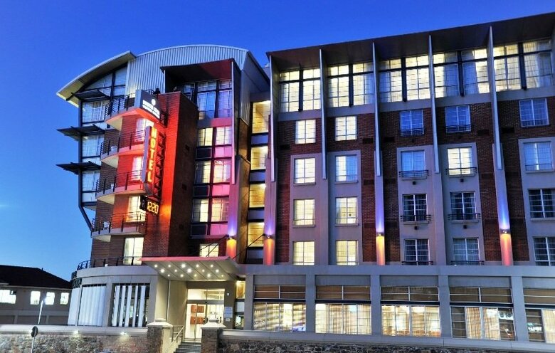 Hotel Protea Victoria Junction