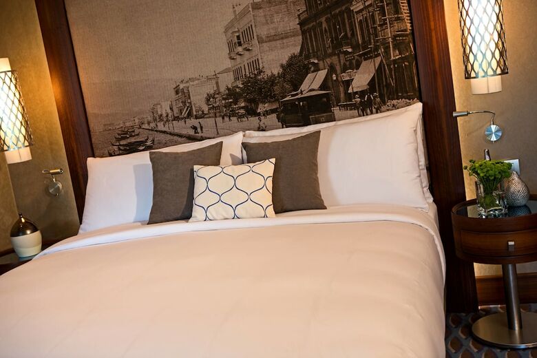 Renaissance Izmir Hotel