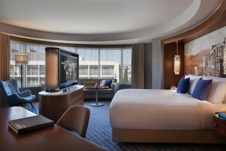 Renaissance Izmir Hotel