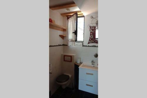Maisonnette Et Roulotte Perch�es En Ard�che