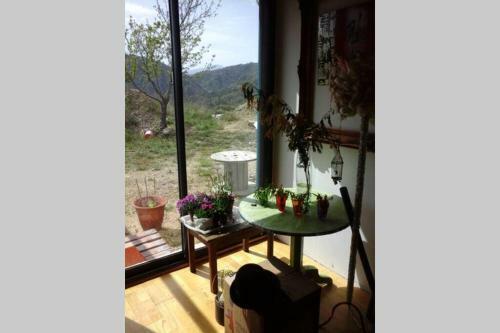 Maisonnette Et Roulotte Perch�es En Ard�che
