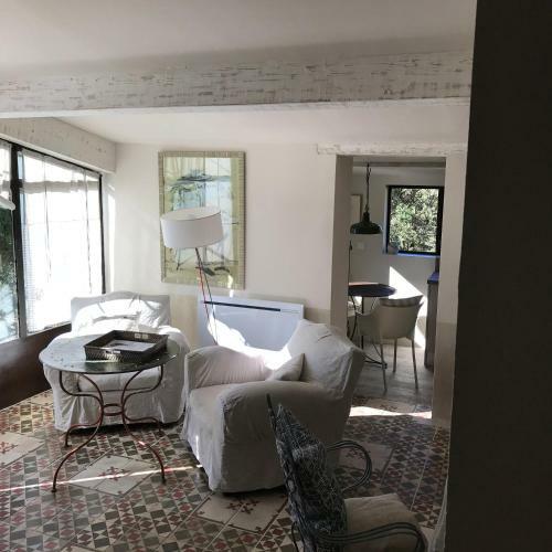 Hostal Sous Les Canniers