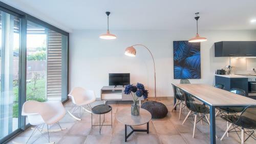 Apartamento Les Vagues Avec Jacuzzi Privatif & Parking Priv�