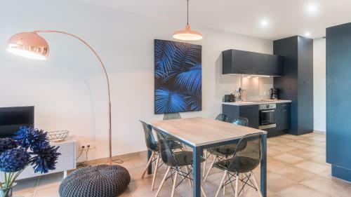 Apartamento Les Vagues Avec Jacuzzi Privatif & Parking Priv�