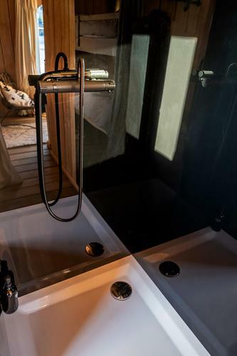 Loire Evasion - Bateau Ecolodge Le Martin P�cheur