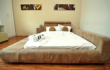 Posh Hotel