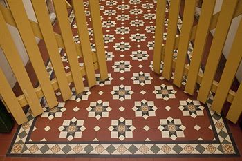 Hostal Charrington Hotel